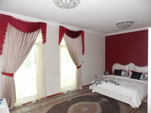 Curtain & Sheeers with Desgin of Bed Room. (1)   