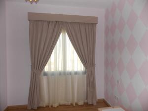 Curtain & Sheer with Pelmet of Bedroom
