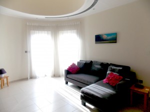 Curtains of Living Room in Jumeirah Park Dubai                    