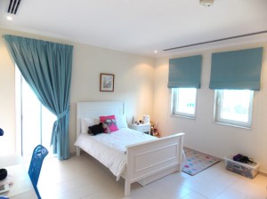 Curtains-and-Roman-Blinds-of-Bed-Room-in-Jumeirah-Park-Dubai          